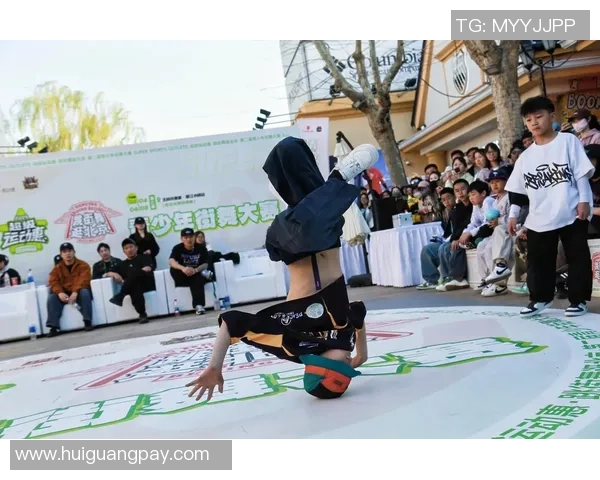 深圳滑板队在世界街舞大赛中的默契配合与精彩表现分析